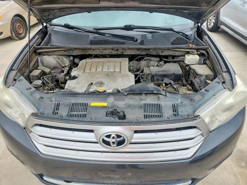 2013 Toyota Highlander Base