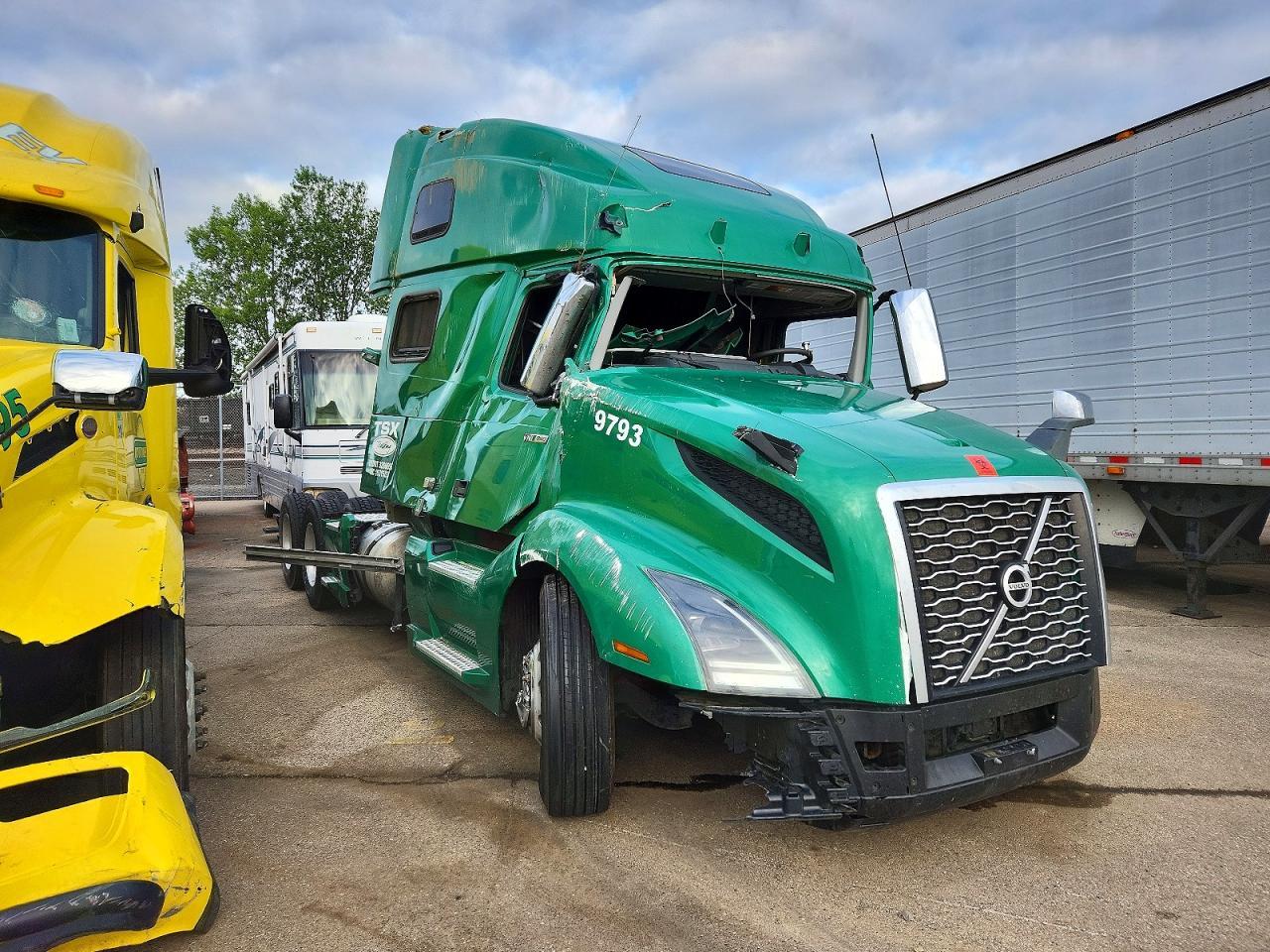 2019 Volvo VNL Semi Truck