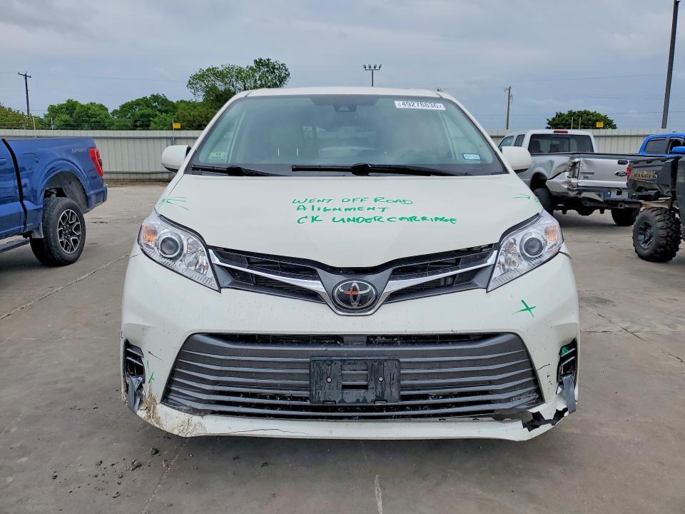 2020 Toyota Sienna xle 8-passenger