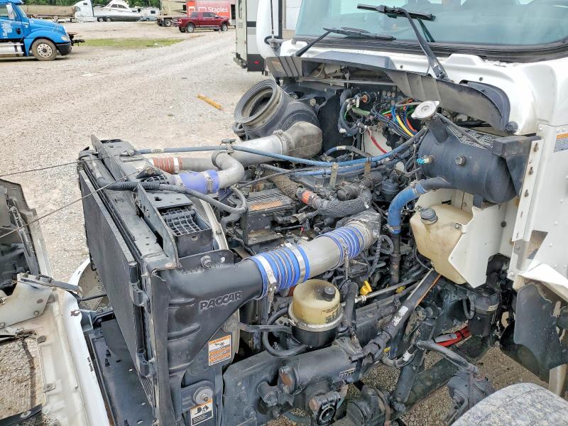 2015 Kenworth T370 Semi Truck