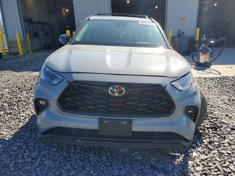 2025 Toyota Highlander Hybrid xle Nightshade