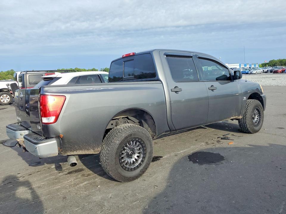 2004 Nissan Titan XE