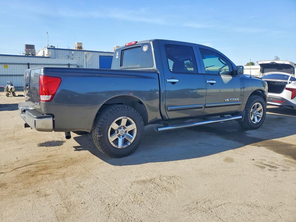 2011 Nissan Titan SV