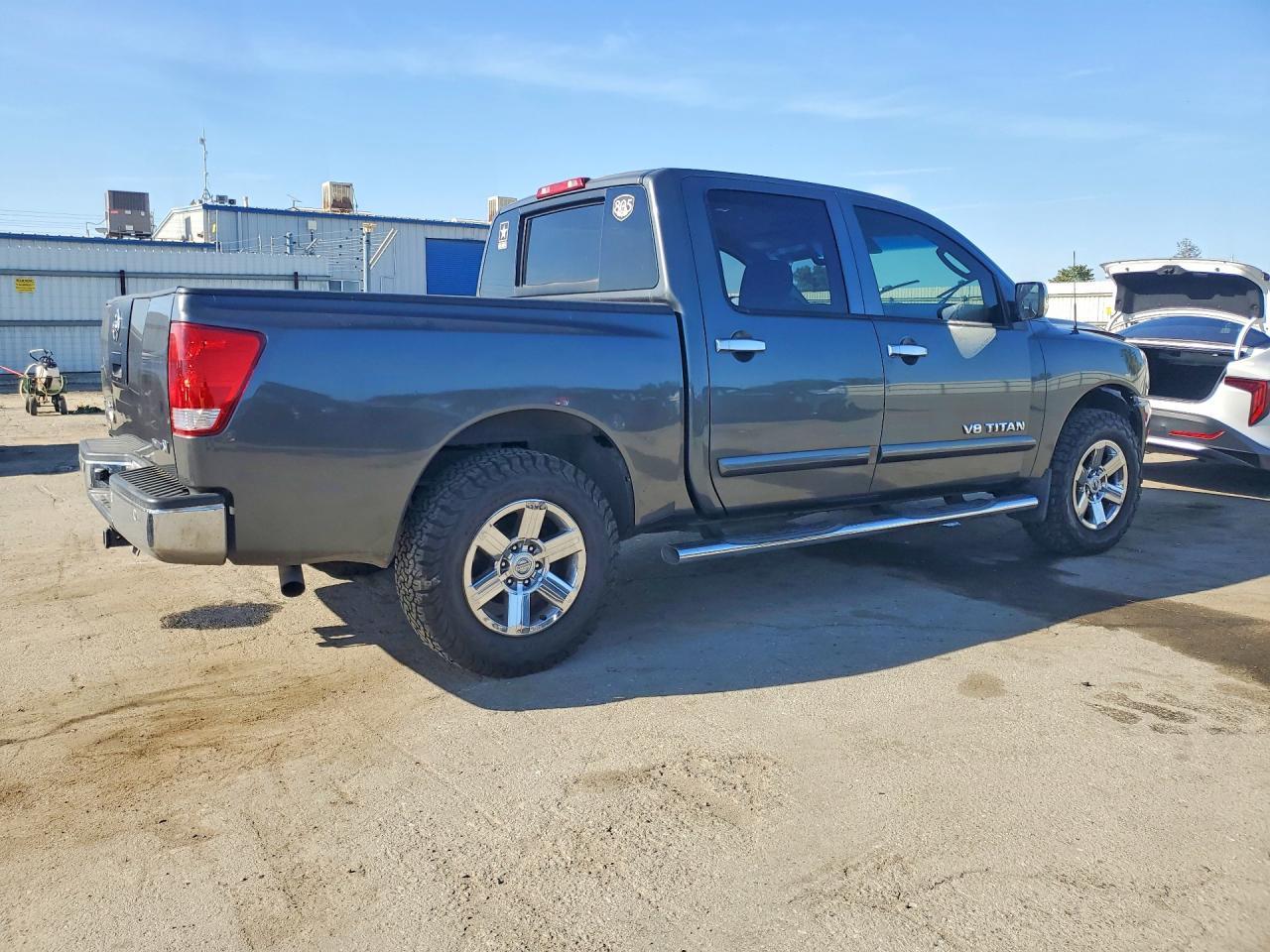 2011 Nissan Titan SV