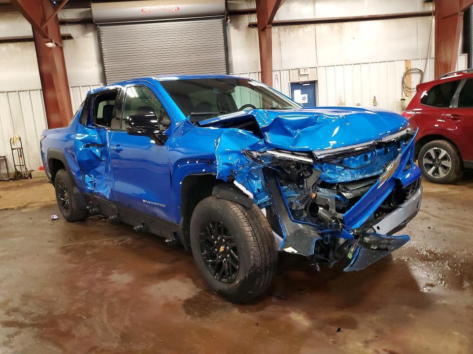 2025 Chevrolet Silverado LT