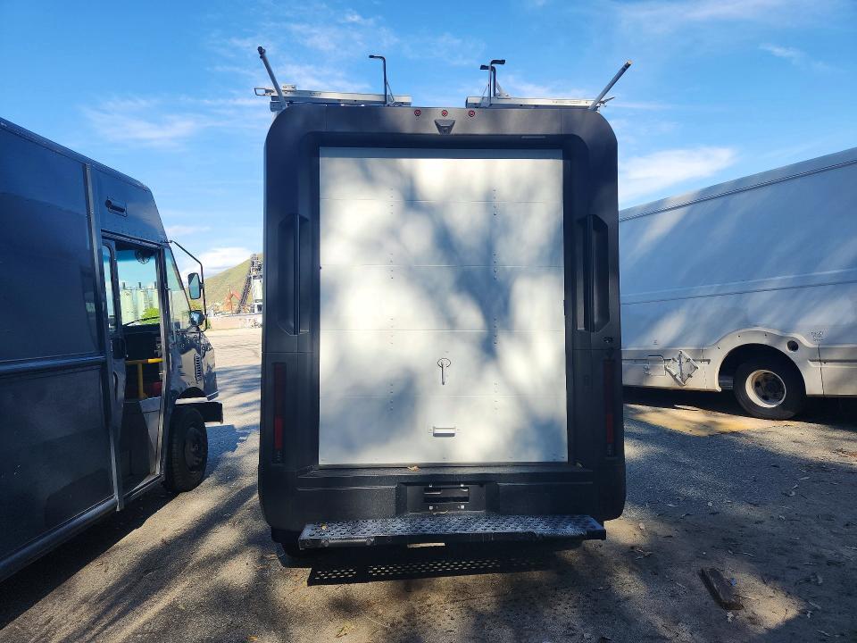 2024 Brightdrop Zevo 400