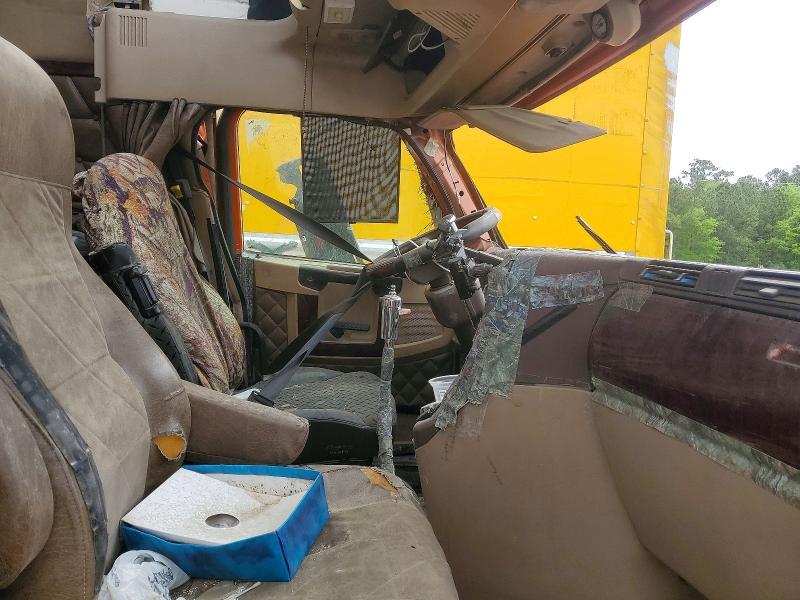 2013 Freightliner Coronado Semi Truck