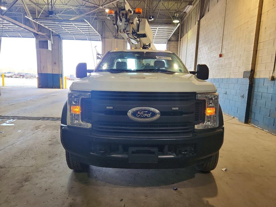 2017 Ford F450 Super Duty Bucket Truck