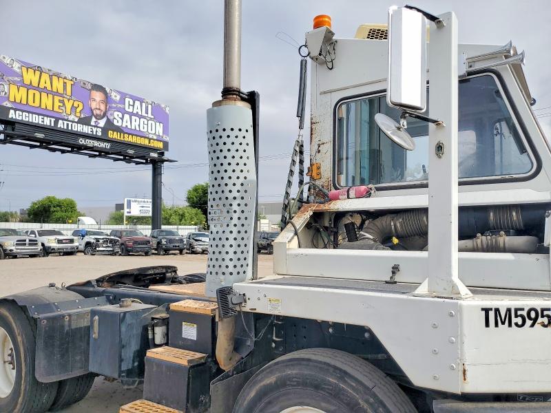 2011 Kalmar 4X2 Yard Truck
