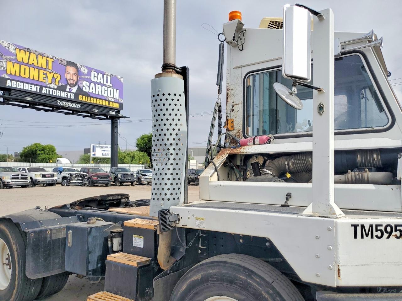 2011 Kalmar 4X2 Yard Truck