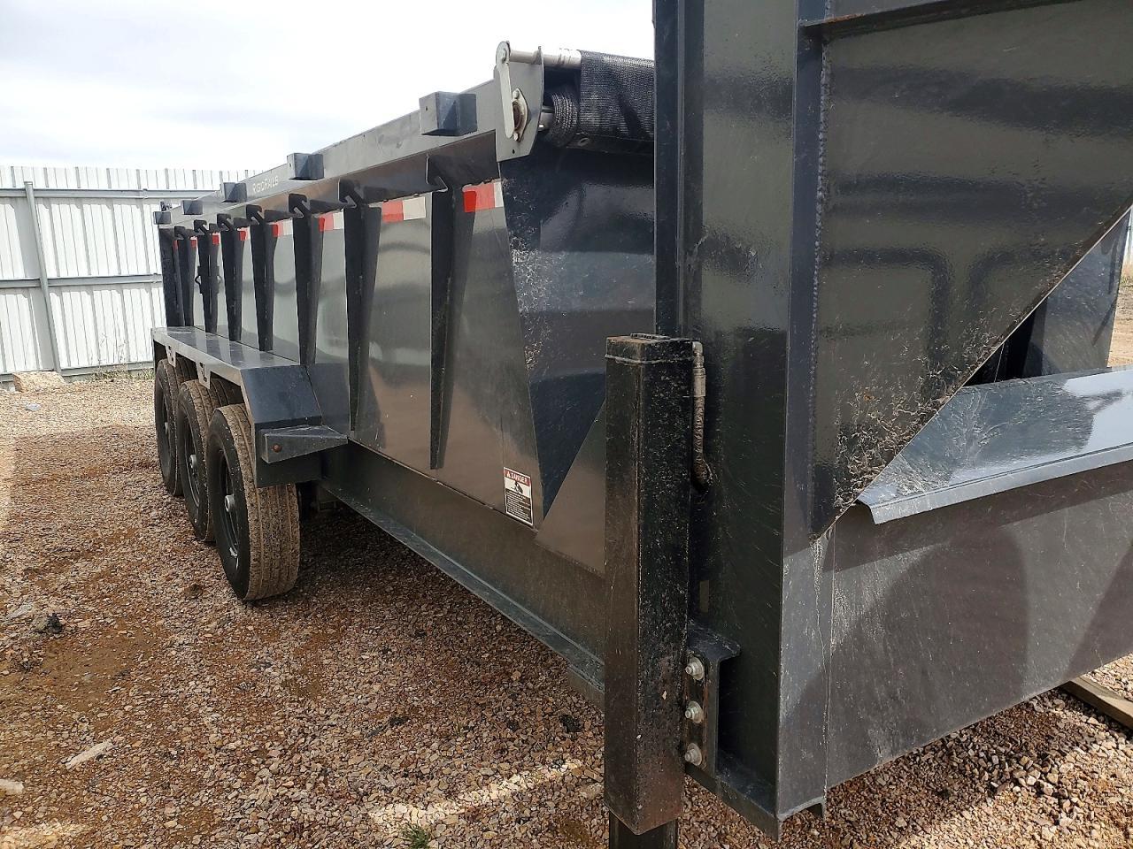 2025 Lamar DT831637 Dump Trailer