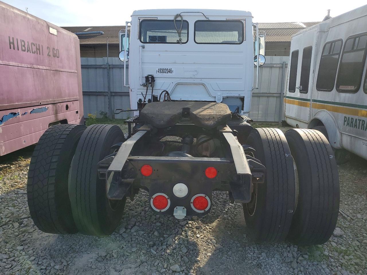 2004 Freightliner Medium CON-Truck Cab AND Chassis
