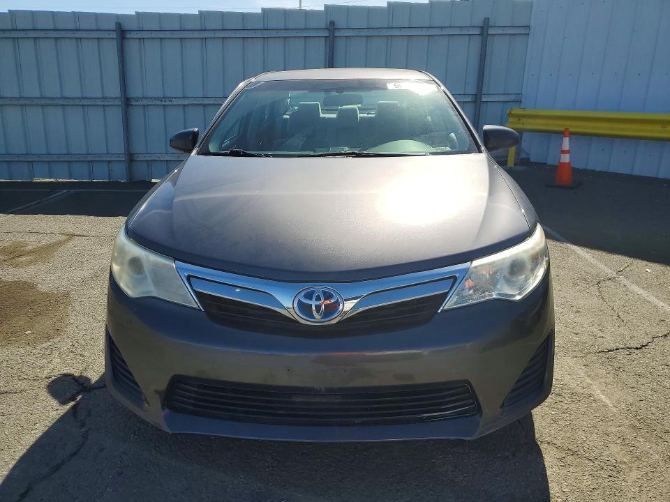 2014 Toyota Camry Hybrid le