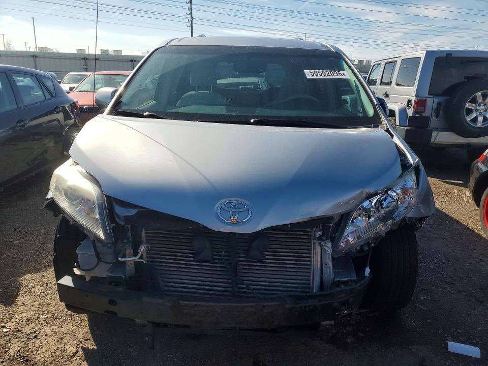 2012 Toyota Sienna le