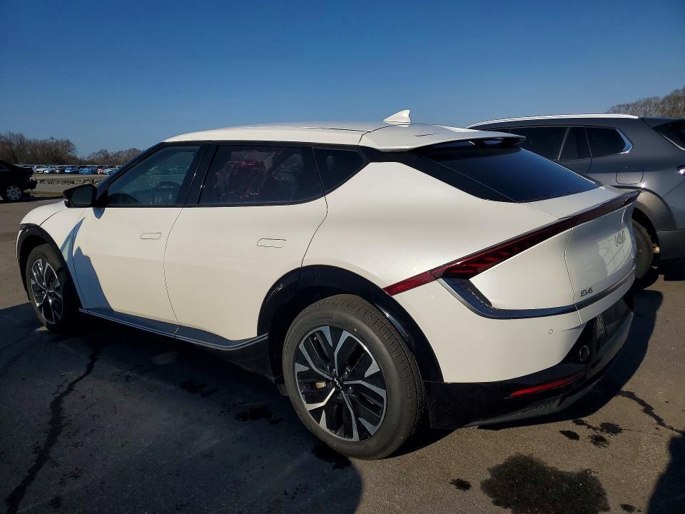 2023 KIA EV6 Wind