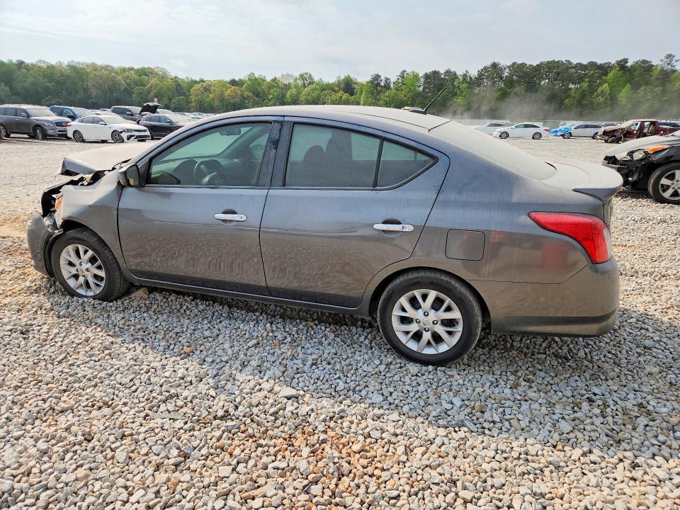 2018 Nissan Versa sv