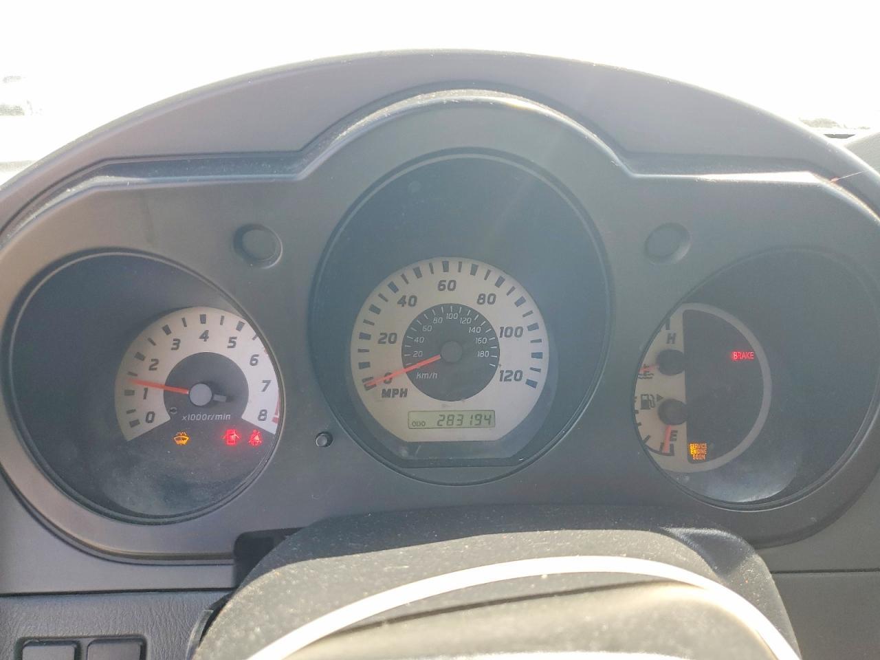 2004 Nissan Frontier Crew Cab XE V6