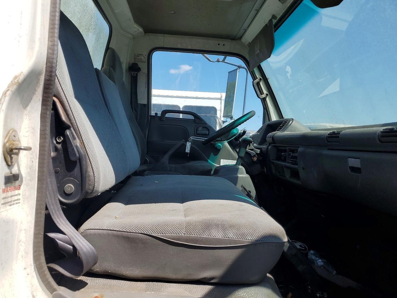 2000 Isuzu NPR BOX Truck
