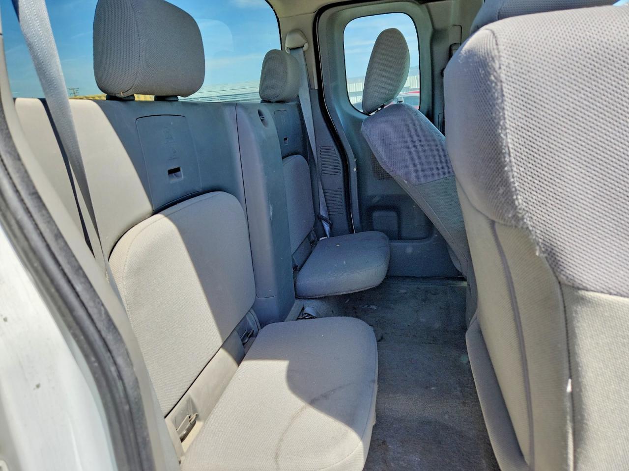 2016 Nissan Frontier S