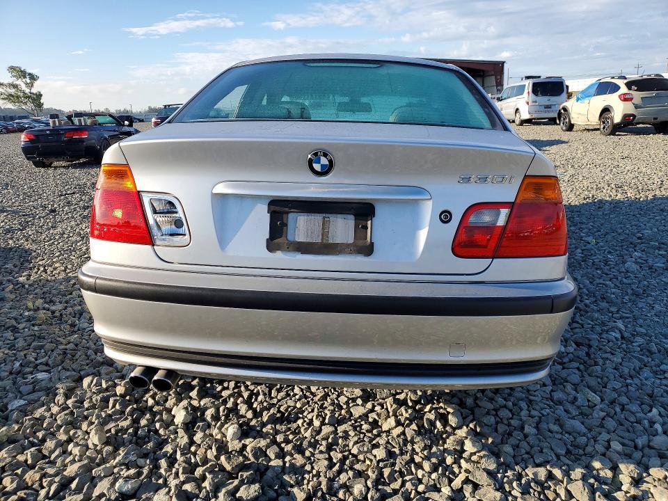 2001 BMW 330 i
