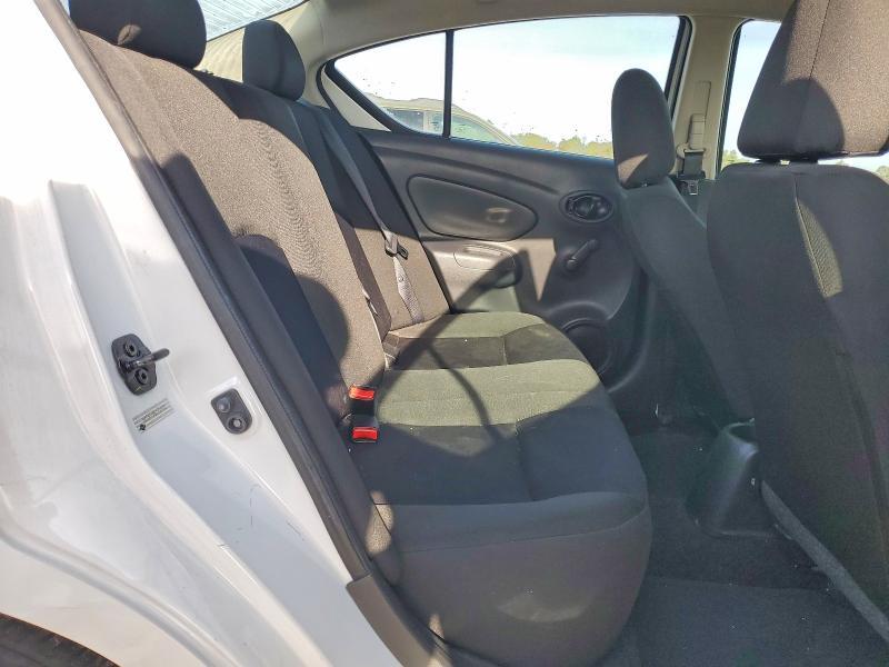 2018 Nissan Versa s Plus