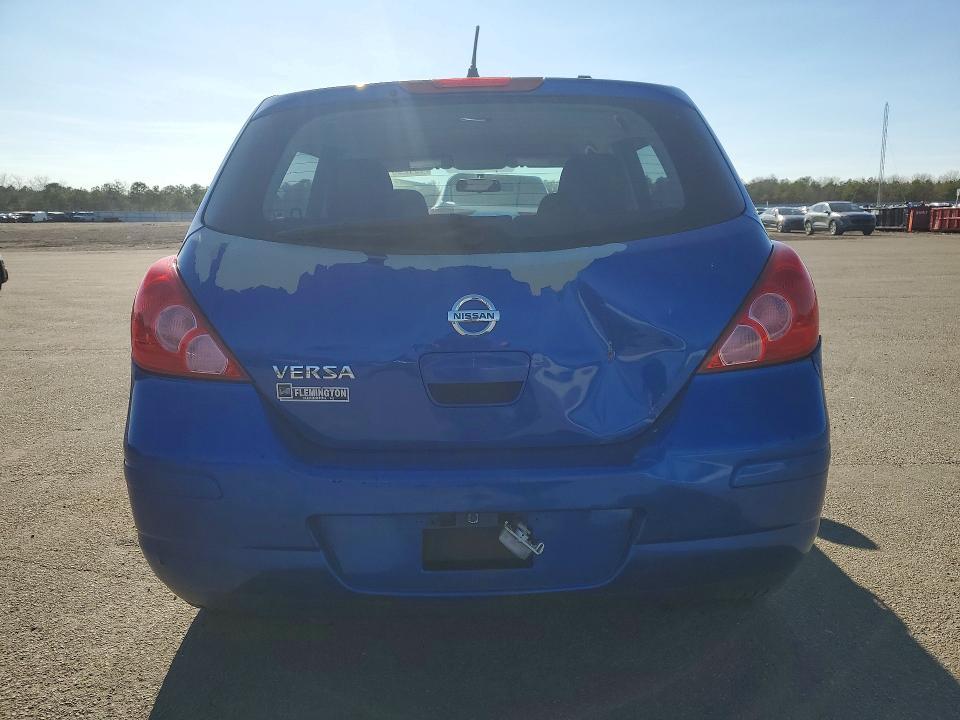2011 Nissan Versa 1.8 s