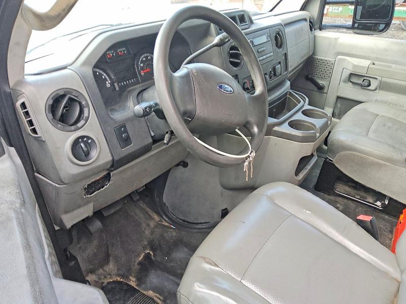 2013 Ford E350 BOX Truck
