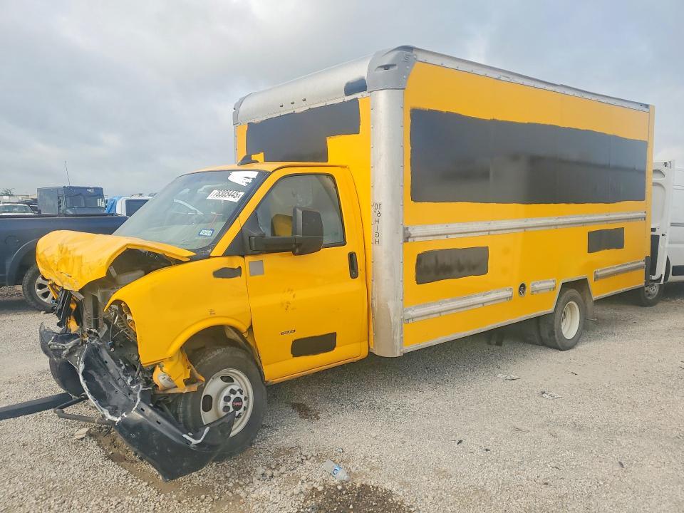 2022 GMC Savana box Truck