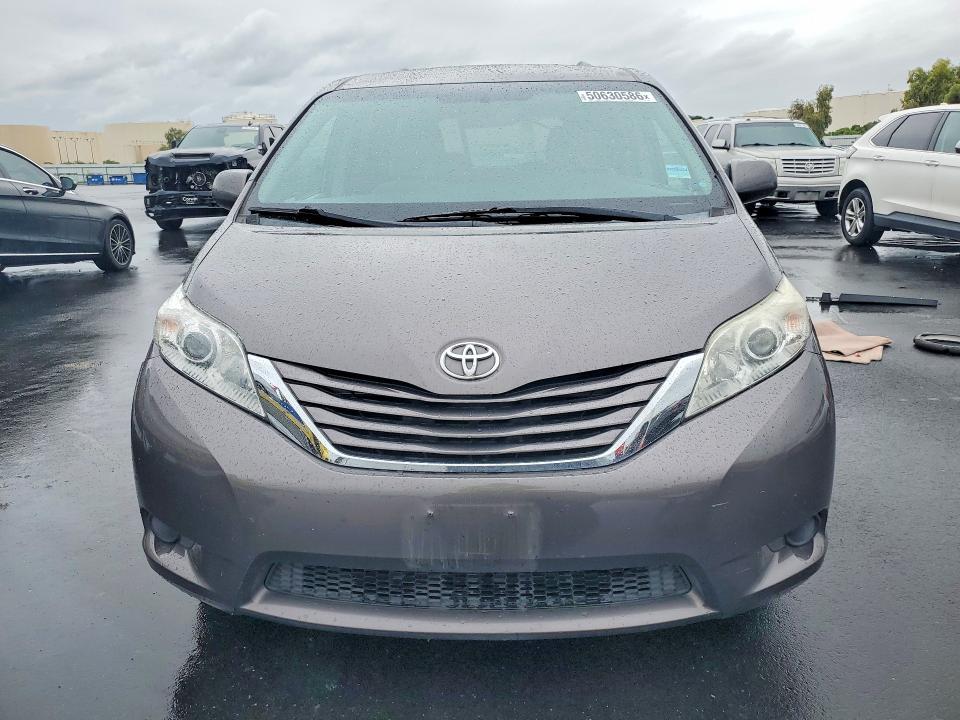 2016 Toyota Sienna le