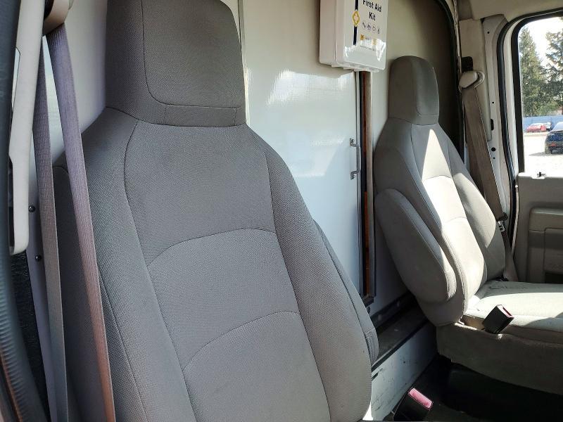 2010 Ford E350 BOX Truck