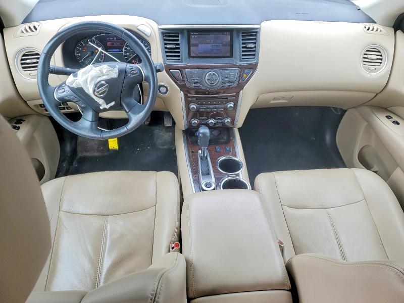 2016 Nissan Pathfinder sl