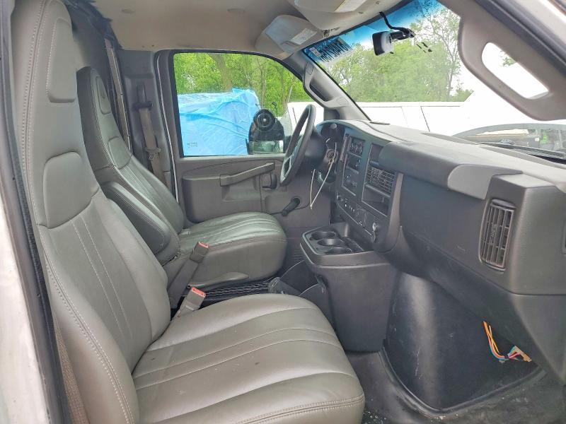 2020 Chevrolet Express BOX Truck