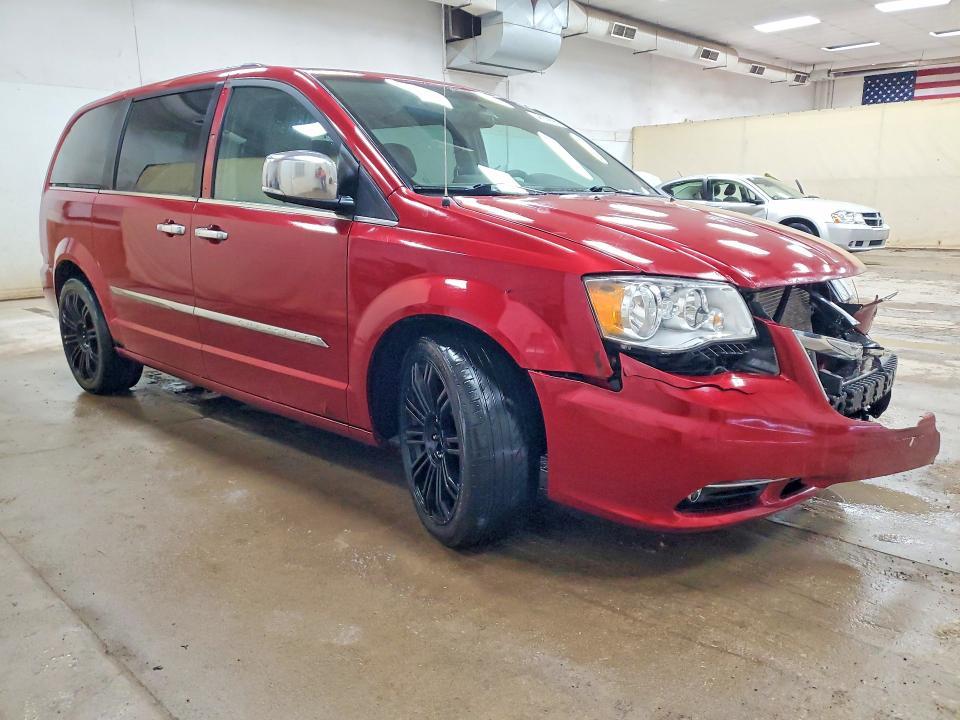 2014 Chrysler Town & Country Touring l