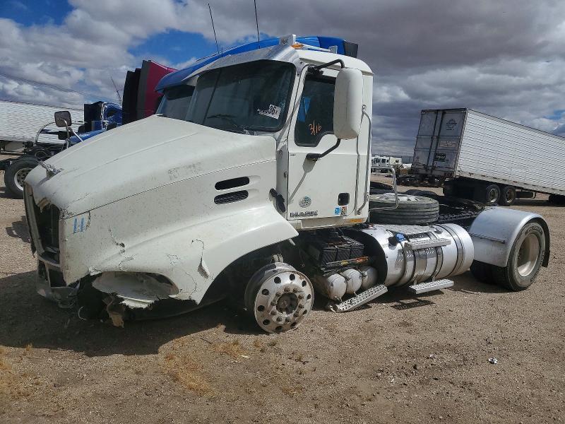 2016 Mack CX612 Semi Truck