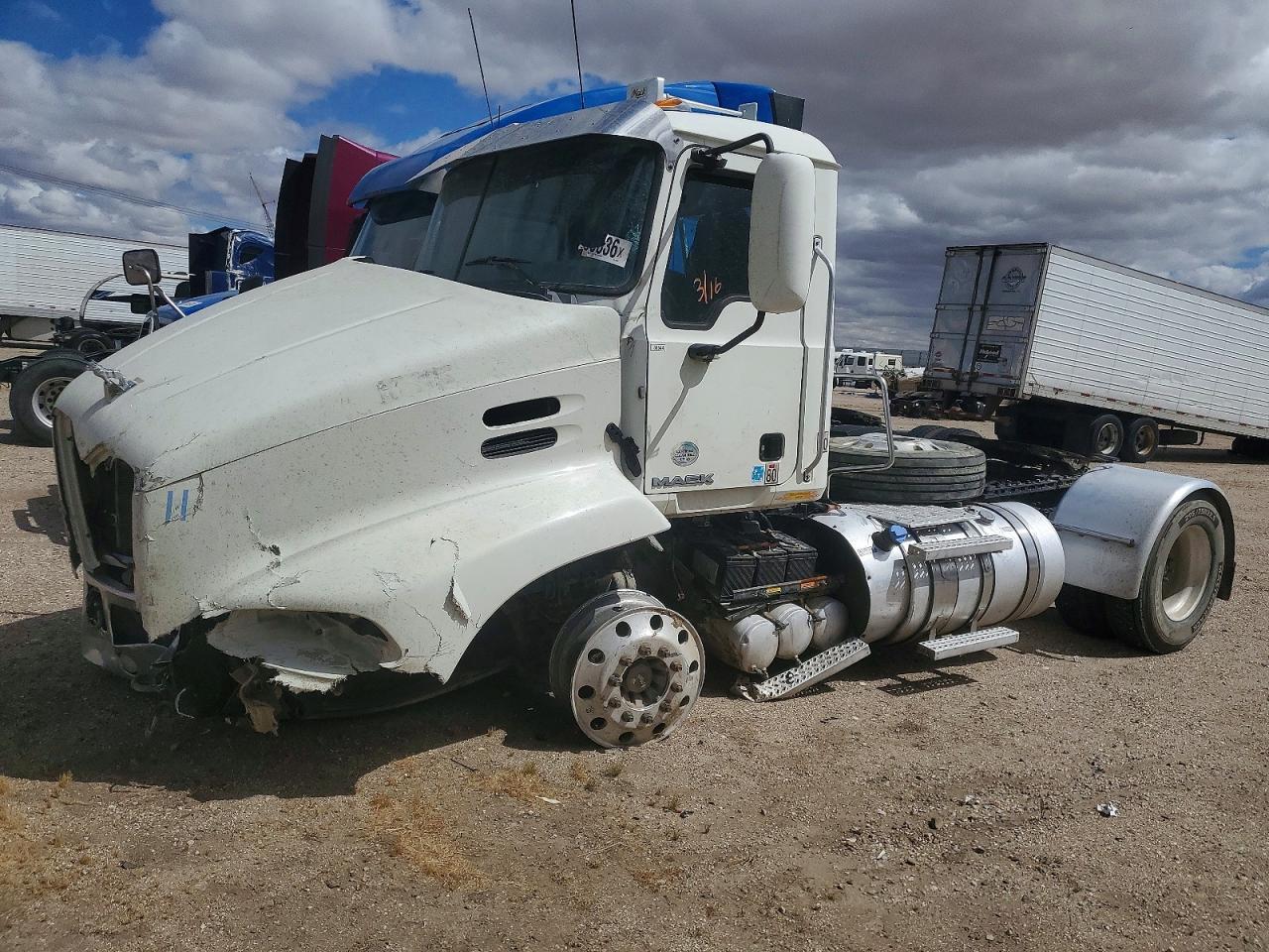 2016 Mack CX612 Semi Truck