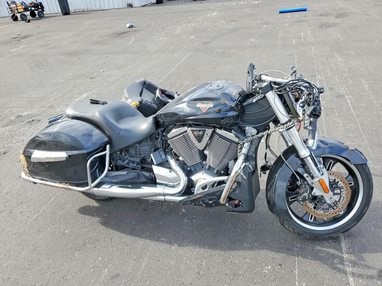 2016 Victory Cross Country Touring