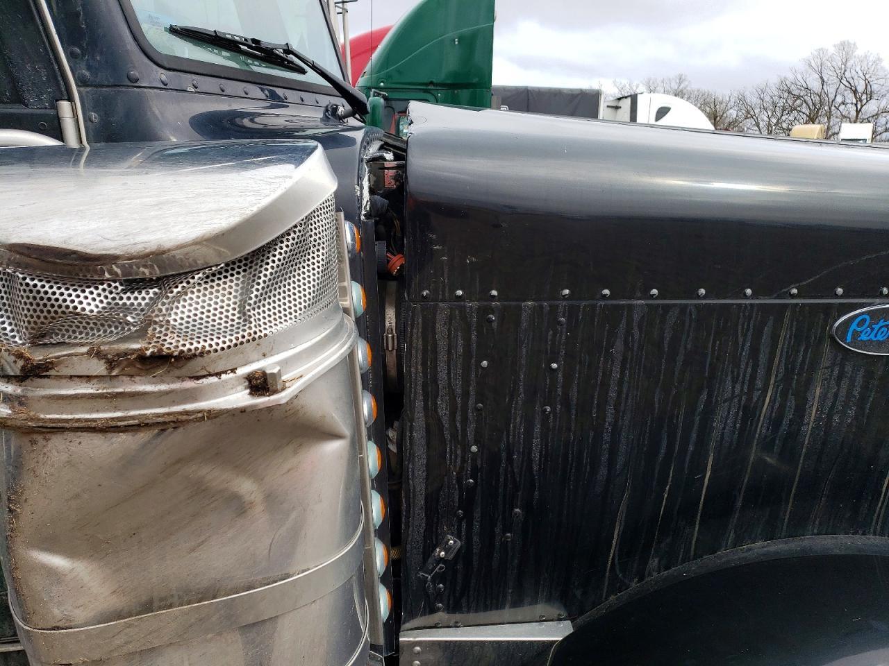 2007 Peterbilt 379 Semi Truck