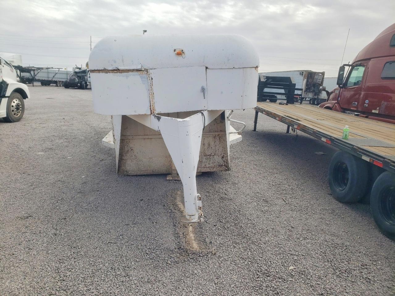2000 Unknown 2000 Horse Trailer