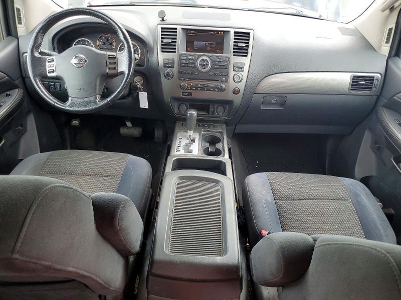 2011 Nissan Armada sv