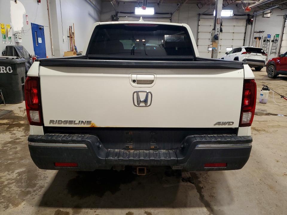 2017 Honda Ridgeline LX