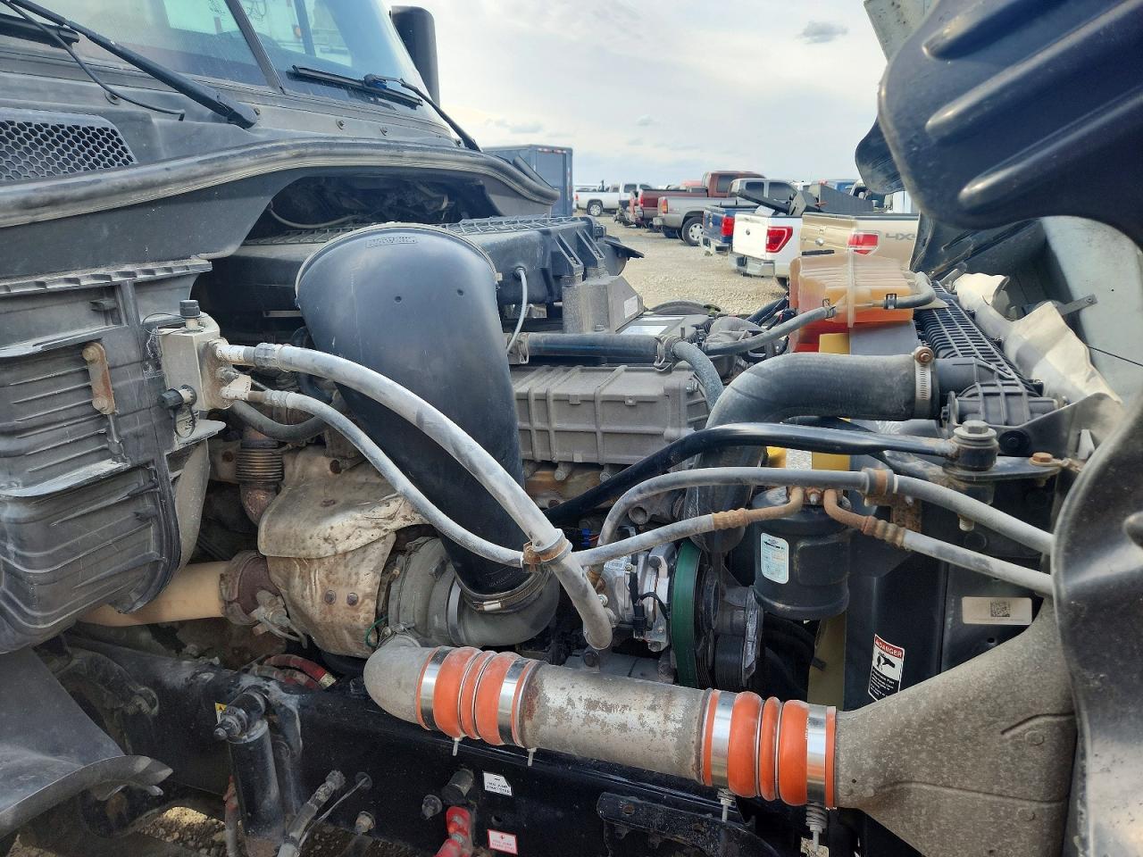 2015 Freigliner 2015 Freightliner Cascadia 1-Semi Truck