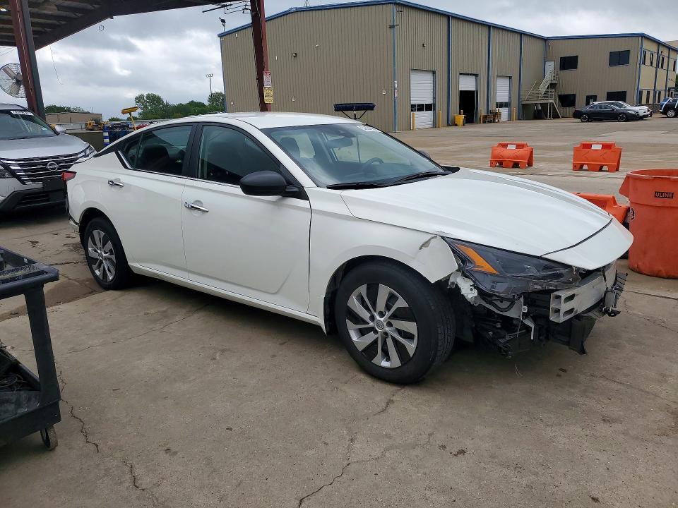 2024 Nissan Altima s