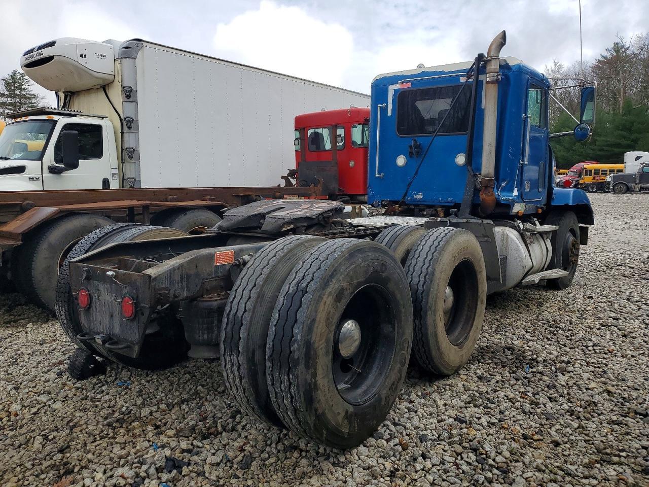 1995 Freightliner FLD120 Semi Truck