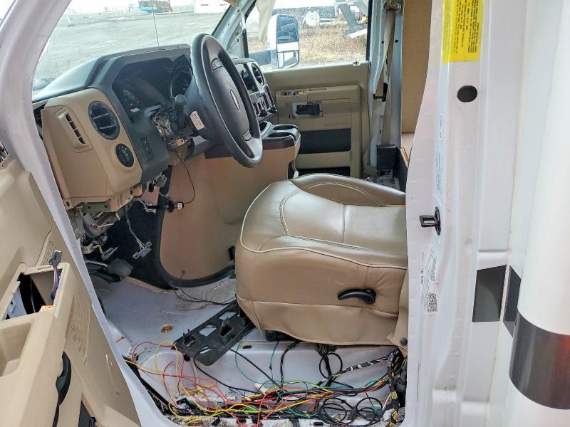 2019 Ford Econoline E450 Super Duty Cutaway Van