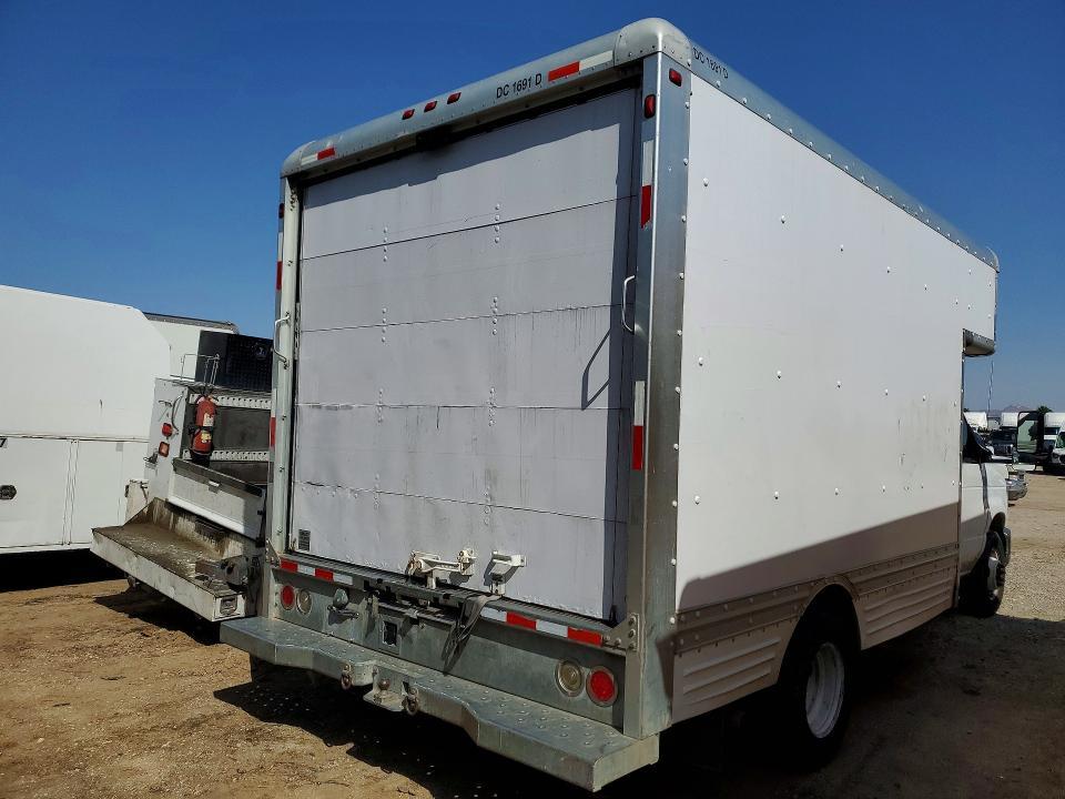 2009 Ford E450 BOX Truck
