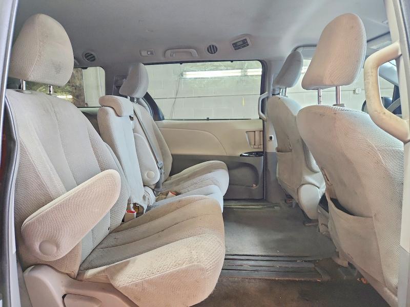 2014 Toyota Sienna le