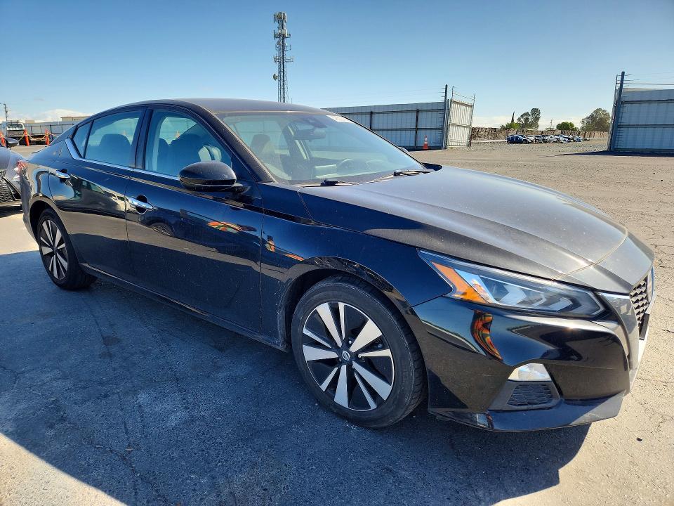 2022 Nissan Altima 2.5 sv