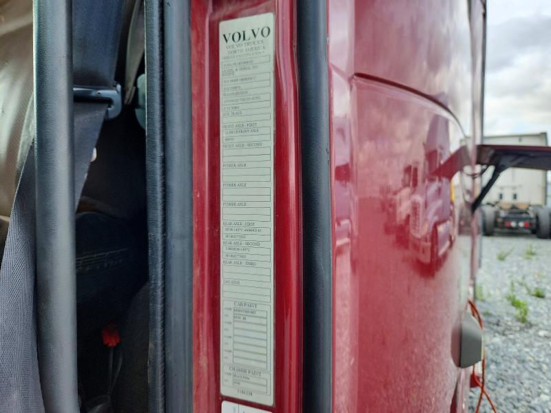 2015 Volv O VNL Semi Truck