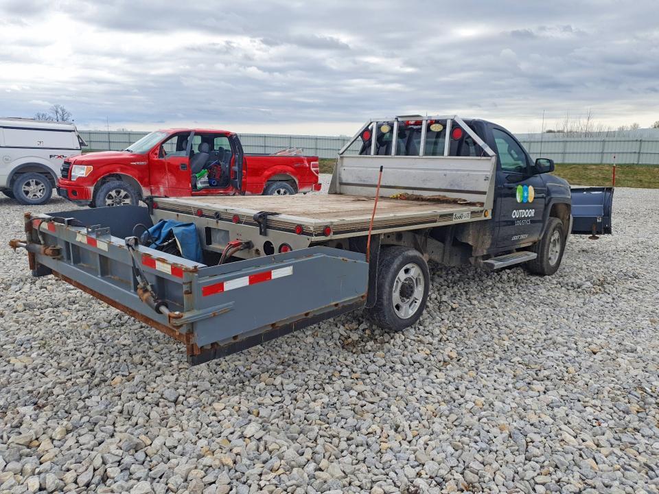 2015 Chevrolet Silverado 2500 Flatbed Truck