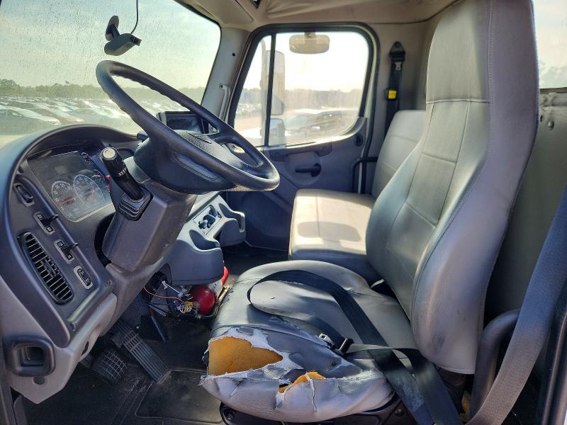 2015 Freightliner M2 106 MED-Semi Truck